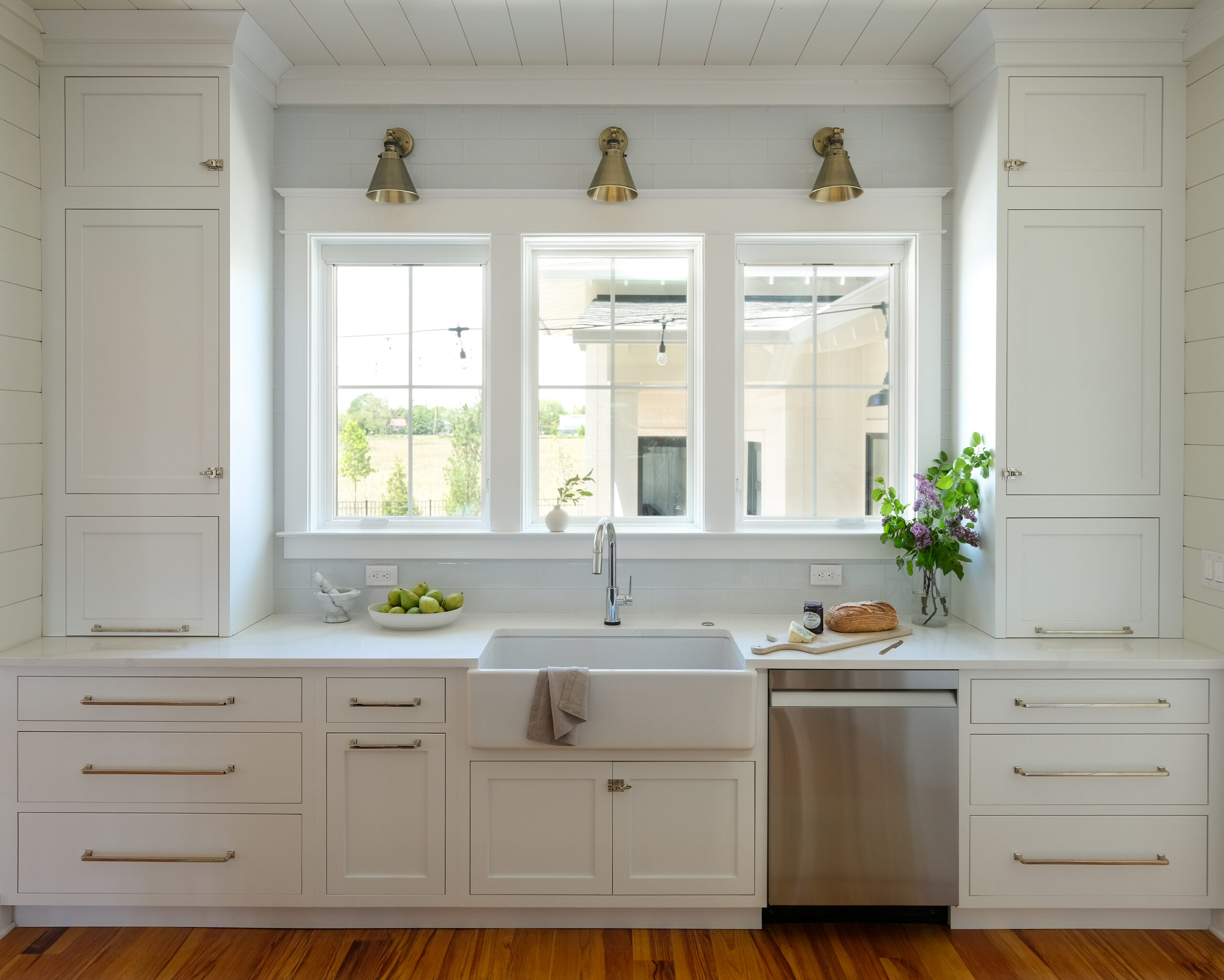 6 Window Kitchen Ideas to Spice Up Your Home