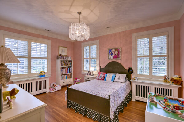 Pink kids bedroom with Pella double hung windows