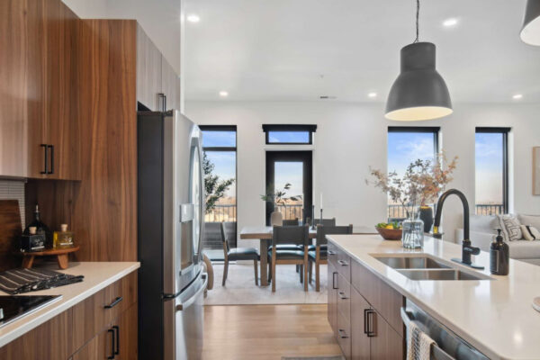 37 West Farnam Apartment Kitchen